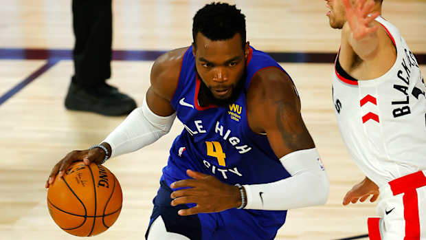 paul-millsap-dribbles